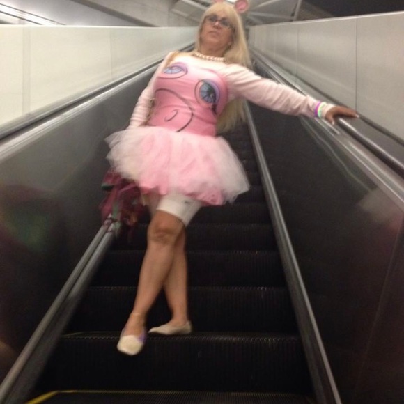 Meet your Posher, Ana R - Picture 8 of 8